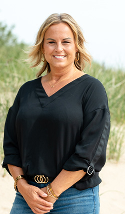 Dental hygienist Christy