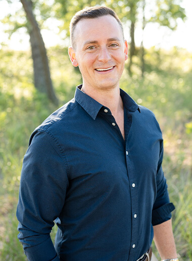 Norton Shores Michigan dentist Eric Heisser D D S F A G D F I C O I