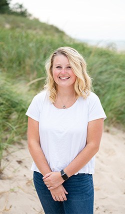 Dental assistant Lauren